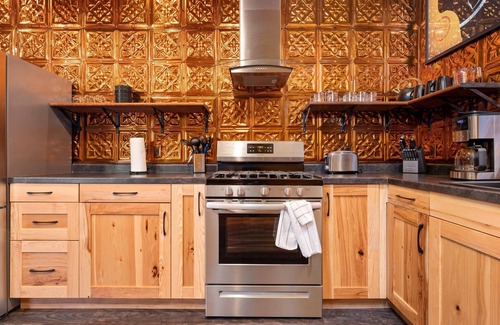 Interlochen Casa | Just outside Traverse City Hot Tub King Bed Fire Place Full Kitchen PET Friendly