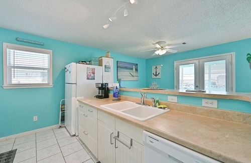 Jamaica Beach Casa | JUST REMODELED 03/25!- SEA SHED in Jamaica Beach