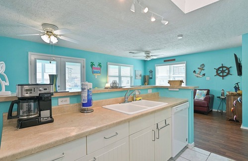 Jamaica Beach Casa | JUST REMODELED 03/25!- SEA SHED in Jamaica Beach