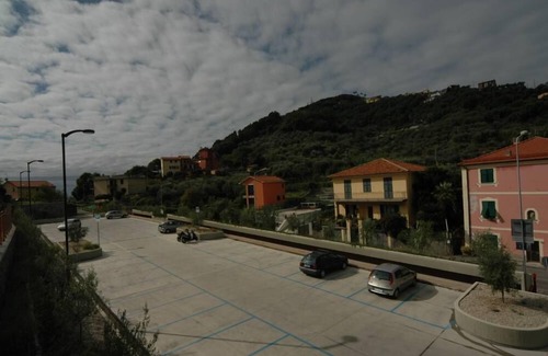Riva Trigoso Apartamento | Nuevo apartamento renovado cerca del mar. Muy lindo!