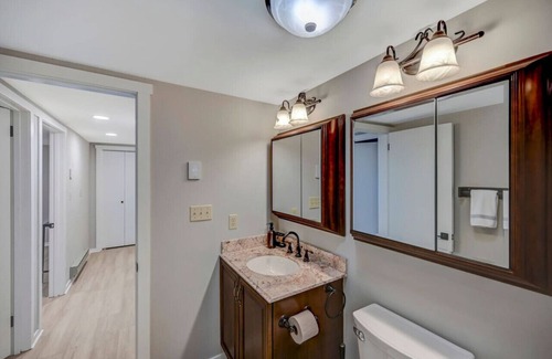 Village at Camelback Apartamento | Just Renovated Ski-In/out at Camelback w/ Hot Tub!