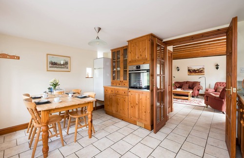 Lyth Hill Cabaña | Justo al sur de Shrewsbury. Duerme 4. Hermoso entorno rural - estacionamiento adecuado.