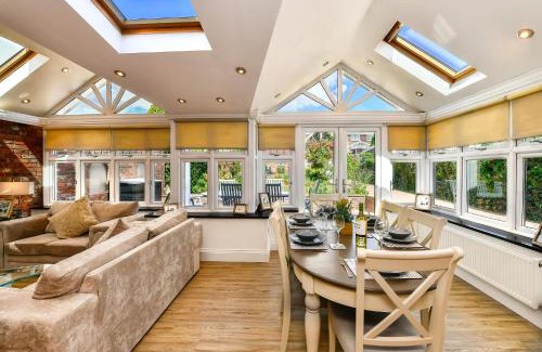 Killay Casa | Just Stay Wales - Highmead House, Swansea