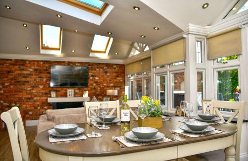 Killay Casa | Just Stay Wales - Highmead House, Swansea