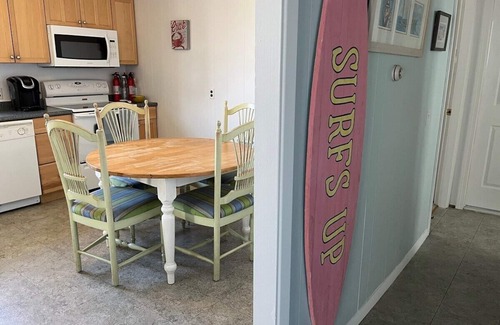 Eastward Look Casa | Sparkling Beach House- Nuevo nivel inferior! Tan cerca de la playa!