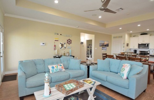 Crystal Beach Casa | ¡A solo unos pasos de Sand & Surf! Duerme 12, con 2 Master Suites! Alquiler perfecto!