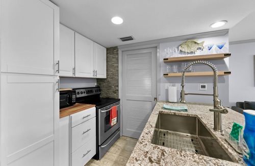 Sawgrass Condominio | Just steps to the beach and located within the Sawgrass Beach Club!