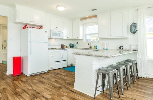 Surfside Beach Casa | Tómelo con calma: Gulf & Bay Views From Decks!