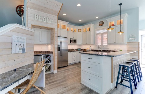 Cape Charles Casa | Just two blocks away from private beach and access to a private community pool!