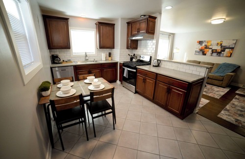 Burbank Casa | Just Updated! Charming 3-bedroom 25 Minutes from Downtown Chicago!