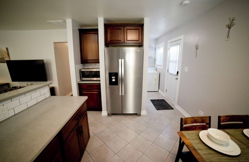 Burbank Casa | Just Updated! Charming 3-bedroom 25 Minutes from Downtown Chicago!