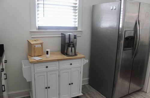 Greer Casa | Just updated! Downtown Greer house. Walk to downtown shops. Fenced in backyard