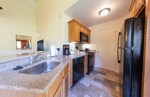 Princeville Hotel | Just What You're Looking For! W/ Kitchen, Outdoor Pool, Free Parking!