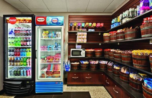 Fort Worth Hotel | Just What You Were Looking For! 3 Great Units, Free Parking, Indoor Pool