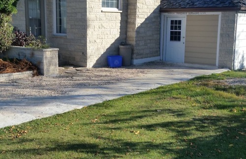 Neepawa Casa | Just You in Neepawa Vacation Home