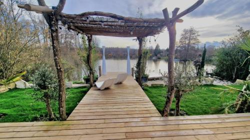 Prouilly Casa | KÄBANE 54, Lodge avec spa au bord de l'eau
