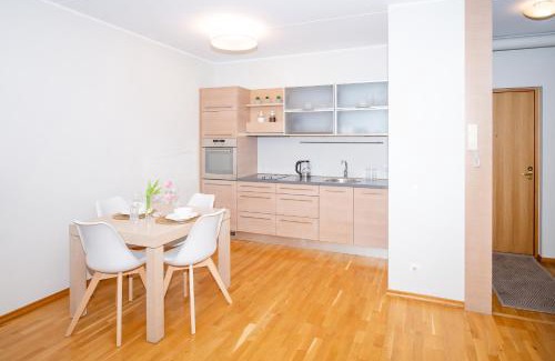 Old Town Apartamento | Küüni 5b Guest Apartment