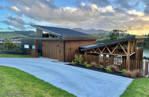 Raglan Casa | Kōtare Grove