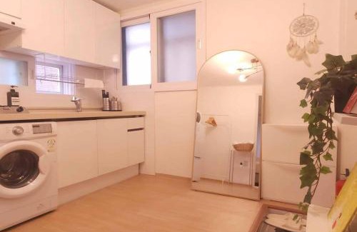 Seogang-dong Apartamento | K-10 White Linen House