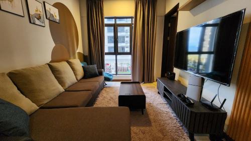 Penampang Apartamento | K-Avenue with PS5 and Pool View by JH Project