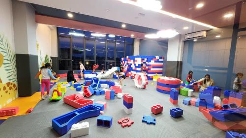 Penampang Apartamento | K-Avenue with PS5 and Pool View by JH Project