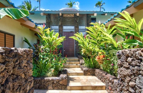 Historic Lahaina Front Street Casa | K B M Resorts BAY-35 - Presidential 5bd, 5ba beach-front estate, air conditioning, steps to ocean
