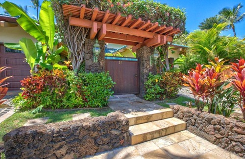 Historic Lahaina Front Street Casa | K B M Resorts BAY-35 - Presidential 5bd, 5ba beach-front estate, air conditioning, steps to ocean
