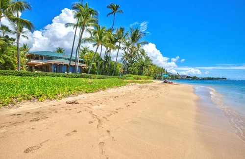 Historic Lahaina Front Street Casa | K B M Resorts BAY-35 - Presidential 5bd, 5ba beach-front estate, air conditioning, steps to ocean