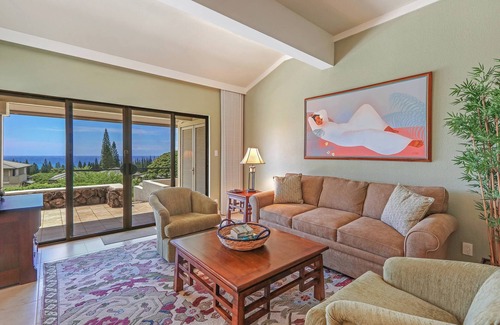 Kapalua Apartamento | K B M Resorts: Kapalua Golf Villa Kgv-24p7, Beautiful Remodeled Spacious 2 Bedrooms With Ocean + Golf Views, Beach Amenities, Includes Rental Car!