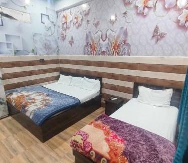 Vrindavan Casa | K D Dham Hotel - Near Prem Mandir & Iskcon Temple