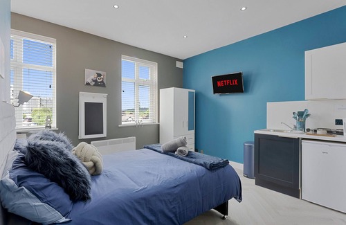 Hanger Hill Apartamento | K Suites - Cozy Central 1 bed w/free parking