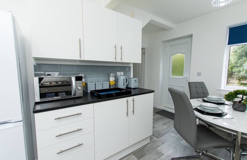 Doncaster Casa | K Suites - Lovely 3-bedroom w/ Garden