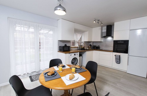 Bowthorpe Casa | K Suites - Stunning 2 bed House w/free parking