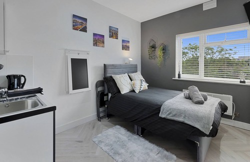 Hanger Hill Apartamento | K Suites - Stunning Central 1 bed w/free parking