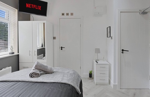 Hanger Hill Apartamento | K Suites - Stunning Central 1 bed w/free parking