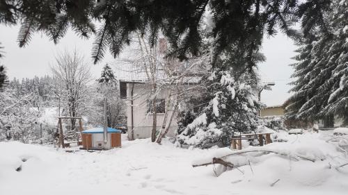 Komancza Casa | K85 Komańcza Baza Noclegowa Wypadowa Bieszczady Beskid Niski