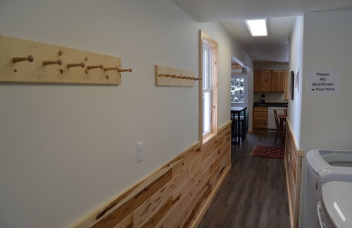 Ironwood Cabaña | Kaartunen Kottage ABR XC Ski/Snowshoe In/Out directly from your porch!