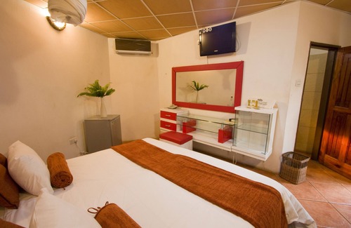 Livingstone Cabina | Kaazmein Lodge