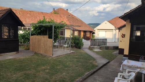 Arilje Casa | Kacara