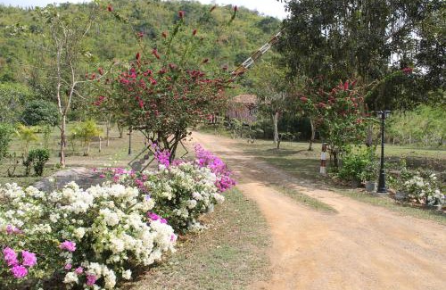 Song Phi Nong Casa | Kaengkachan Lake Hill