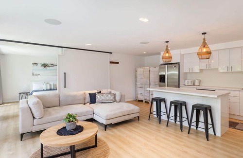 Newport Apartamento | Kahakai Garden Just footsteps from the beach