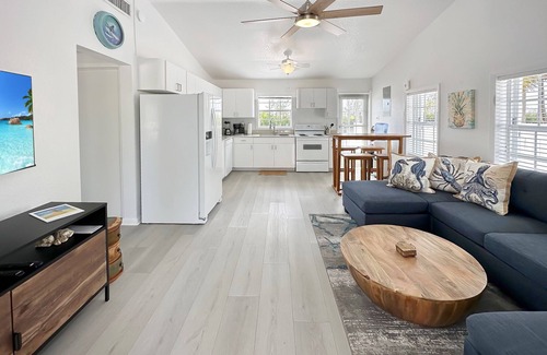 Rum Point Casa | Kai Baby Waterfront Cottage Private Pool Cabana Kayaks Paddleboards & Bikes!