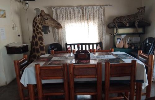 Outjo Casa | Kai-Oms Backpackers Lodge