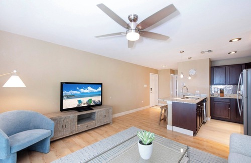 Rum Point Casa | Kaibo Escape: Waterfront Condo w/Communal Pool & Hot Tub, Walk to Restaurants & Starfish Point