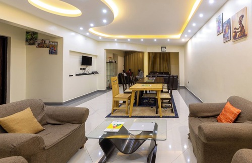 Fort Portal Cama Y Desayuno | Kaije Country Cottages