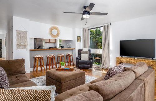 Historic Kailua Village Casa | Kailua Bay Resort 4-206 Corner Oceanview Downtown Unit