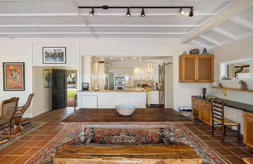 Kalama Tract Casa | Custom, Renovated Kailua Beach Front w/pool - Best Location on the Bay!