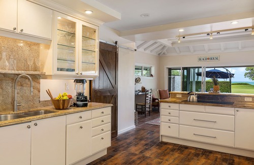 Kalama Tract Casa | Custom, Renovated Kailua Beach Front w/pool - Best Location on the Bay!