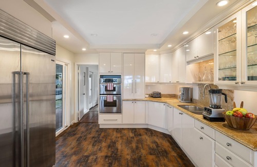 Kalama Tract Casa | Custom, Renovated Kailua Beach Front w/pool - Best Location on the Bay!