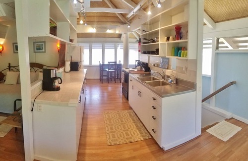 Kailua Casa | Junto a la playa de Kailua, 2 casas frente a la playa, 2 camas / 2 baños, capacidad para 8 personas, vistas al océano y Mtn